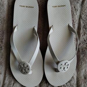 Tory Burch White Rainbow Flip Flop Sandals Logo Medallion ~Women’s 8 (10" Sole)